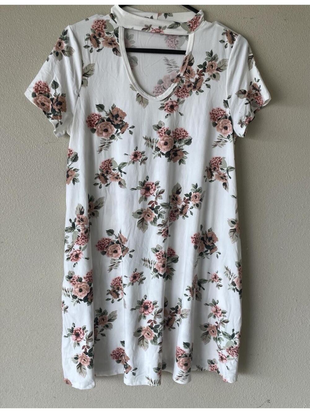 pretty young thing M Dress White Pink Floral Keyhole Short  Sleeve